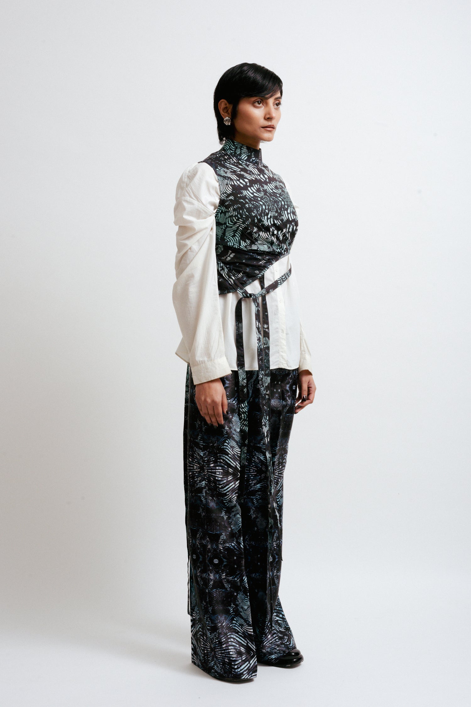 ELECTRIC WAVE CROP TOP